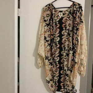 BNWT Billabong Kimono